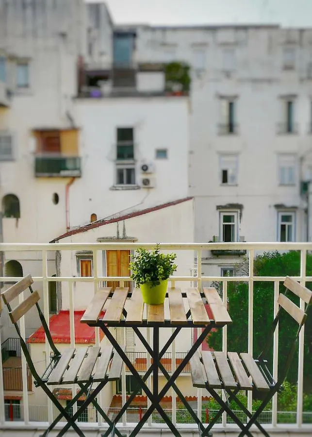 Maison d'hôtes Hotel Centro Storico - Fermata Montesanto à Naples
