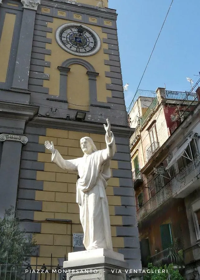 Hotel Centro Storico - Fermata Montesanto à Naples Maison d'hôtes