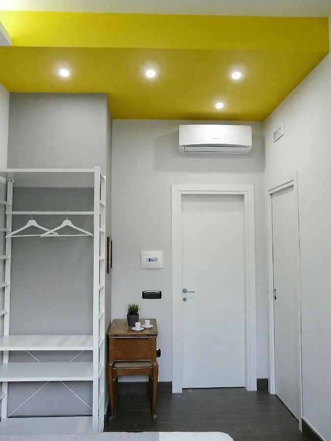 ** Guest house Centro Storico - Fermata Montesanto Hotel Naples Italy